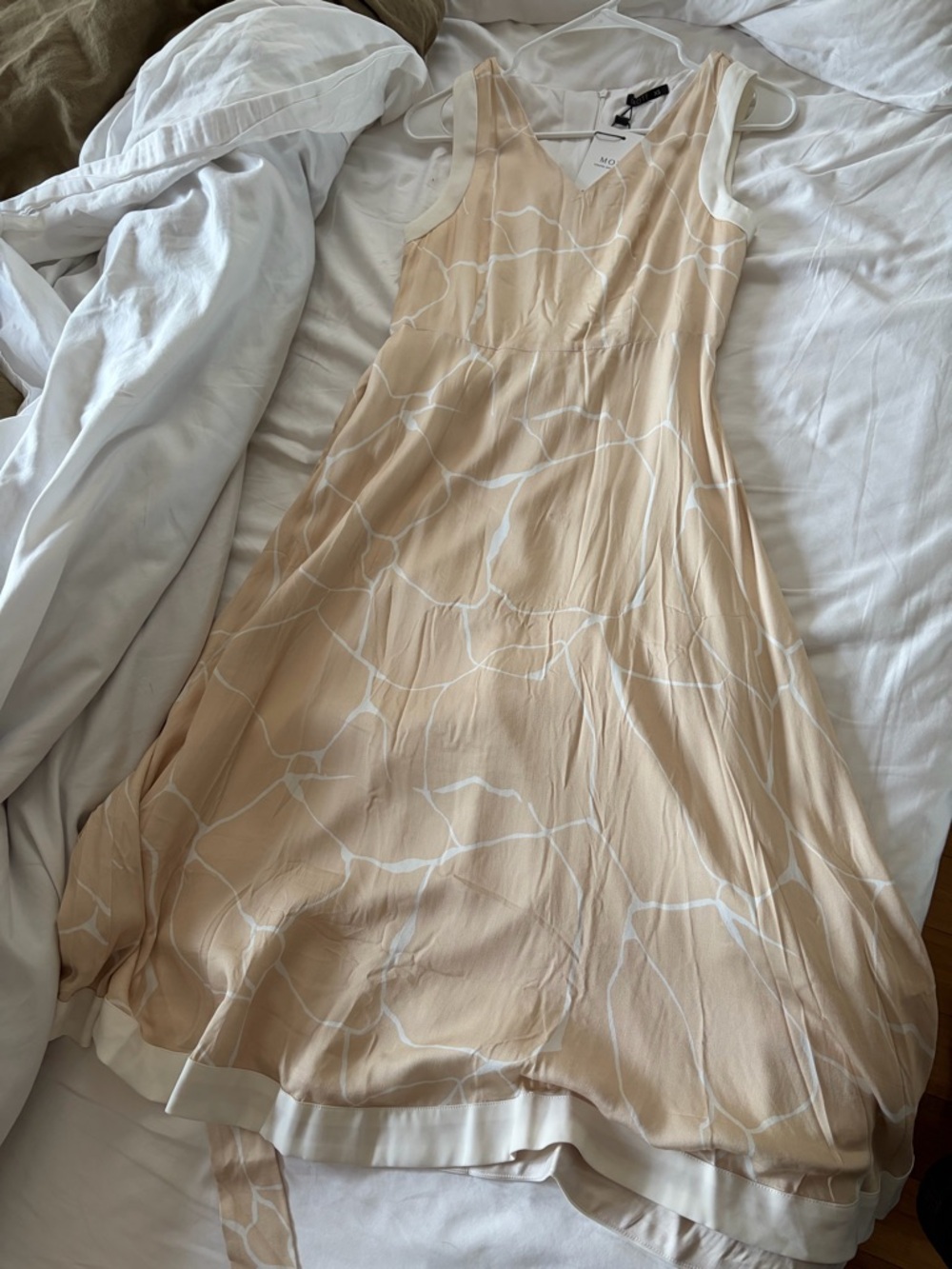 MOTF Beige and White Patterned Sleeveless Dress